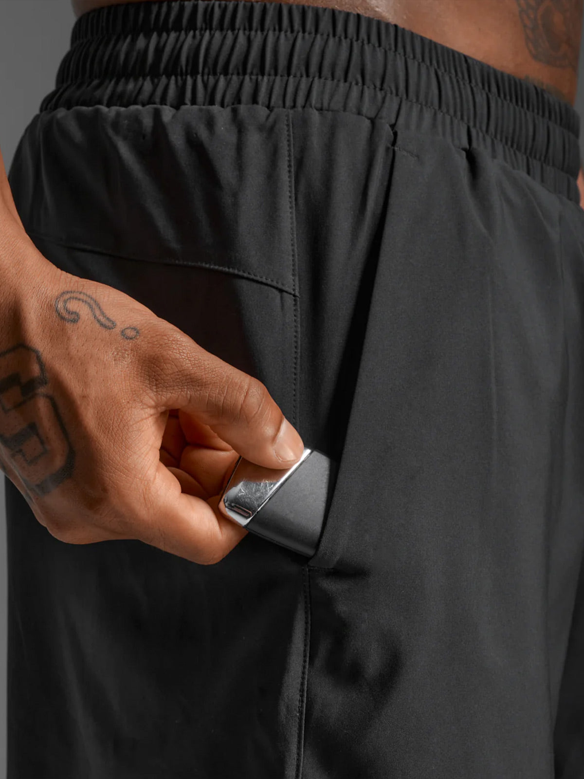 2XU Men's Aero 5 Inch Shorts - Black/Silver Reflective