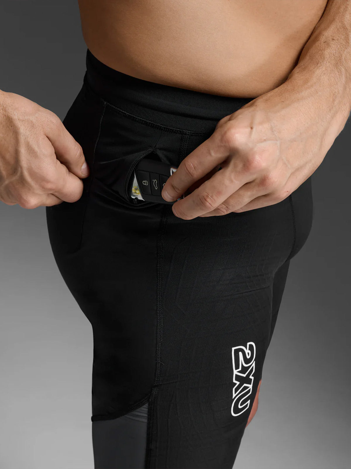 2XU Men's Light Speed React Comp Shorts - Black/White Reflective