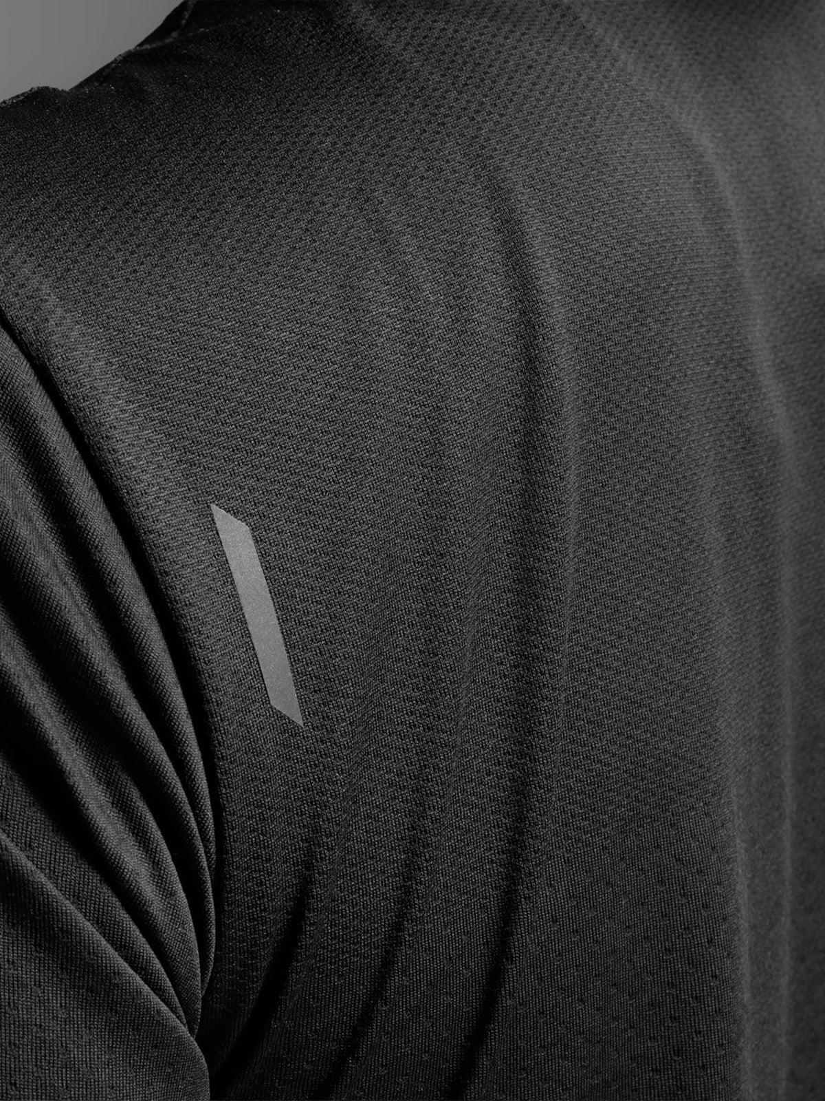 2XU Women's Light Speed Tech Tee - Black/Black Reflective