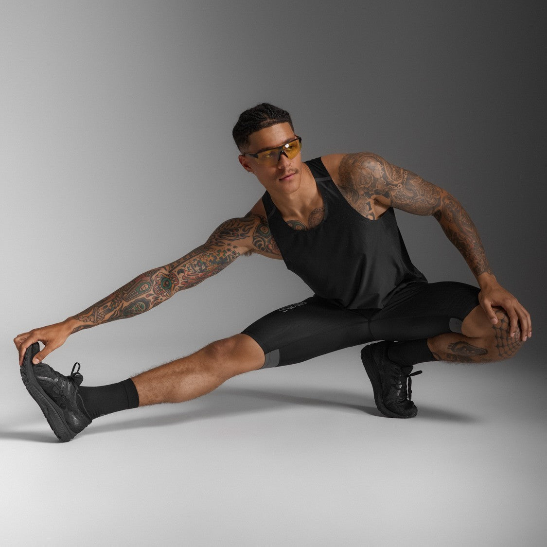 2XU Light Speed React Singlet | Black / Black Reflective | Mens