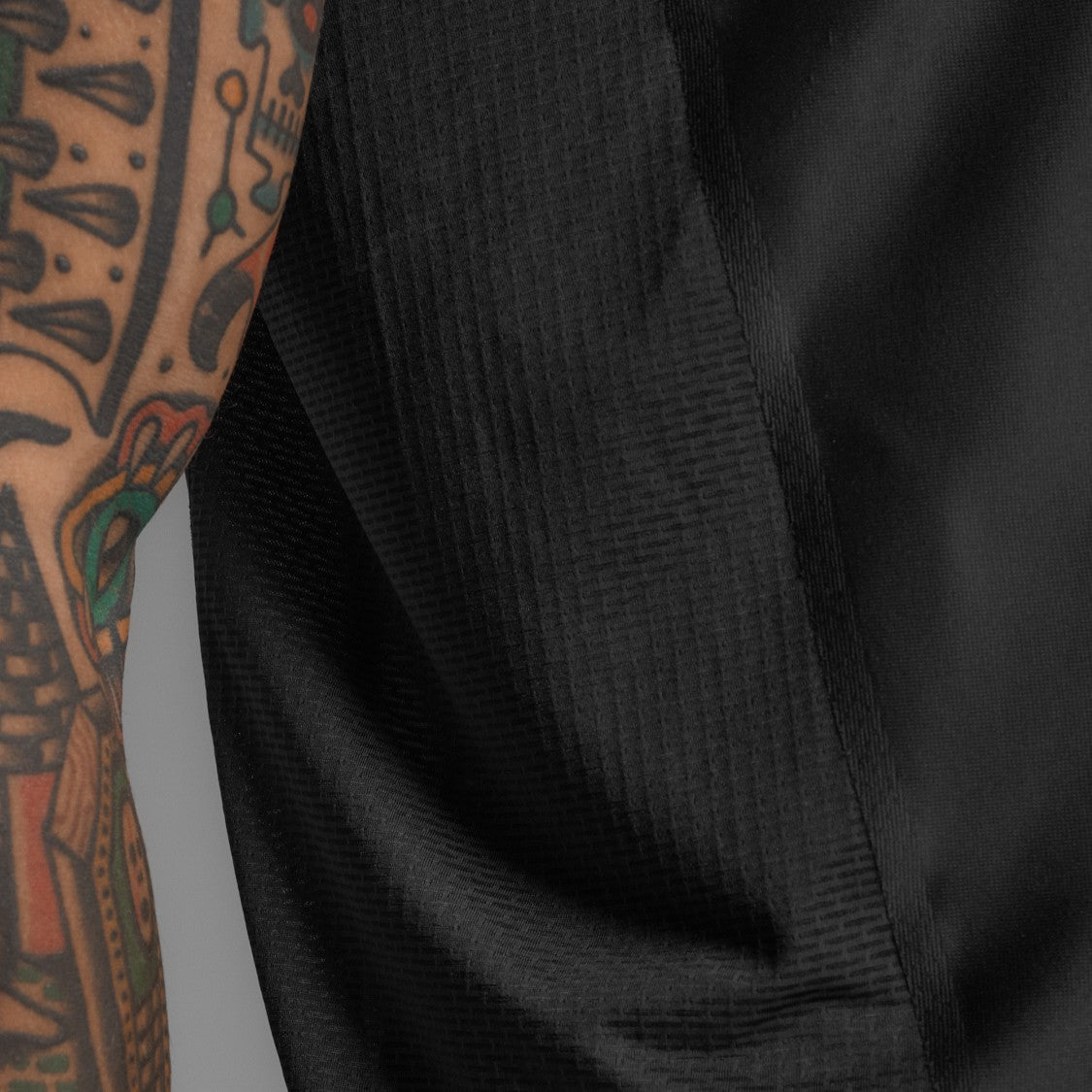 2XU Light Speed React Singlet | Black / Black Reflective | Mens