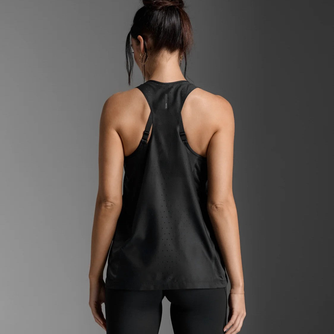 2XU Light Speed React Singlet | Black / Black Reflective | Womens