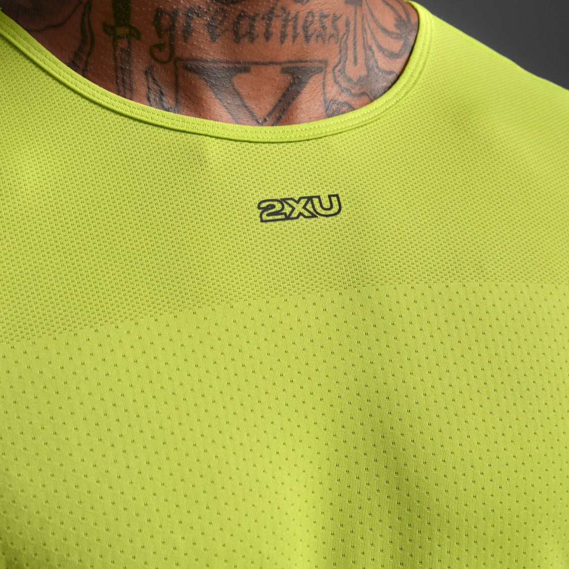 2XU Light Speed Tech Tee | Volt / Black Reflective | Mens
