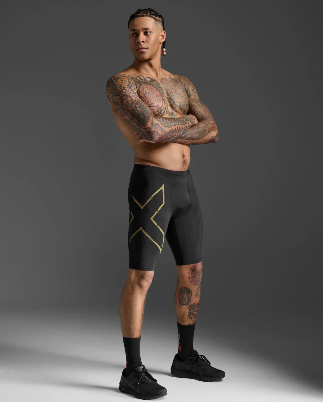2XU Men's Light Speed Compression Shorts - Black/Gold Reflective