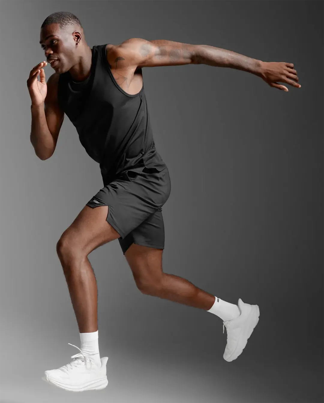 2XU Men's Aero Mesh Tank - Black/Silver Reflective