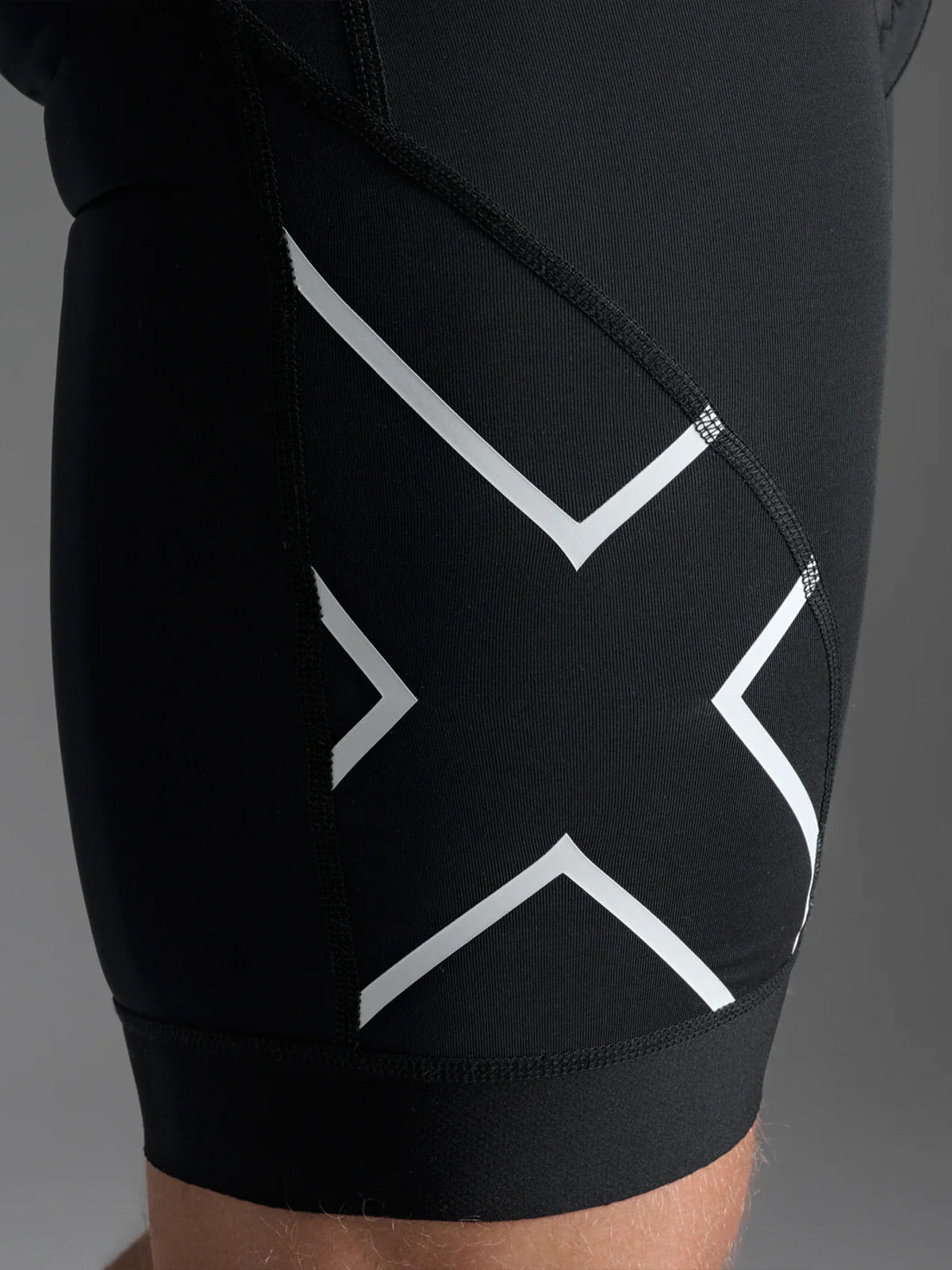 2XU Men's Core Sleeved Trisuit - Black/White