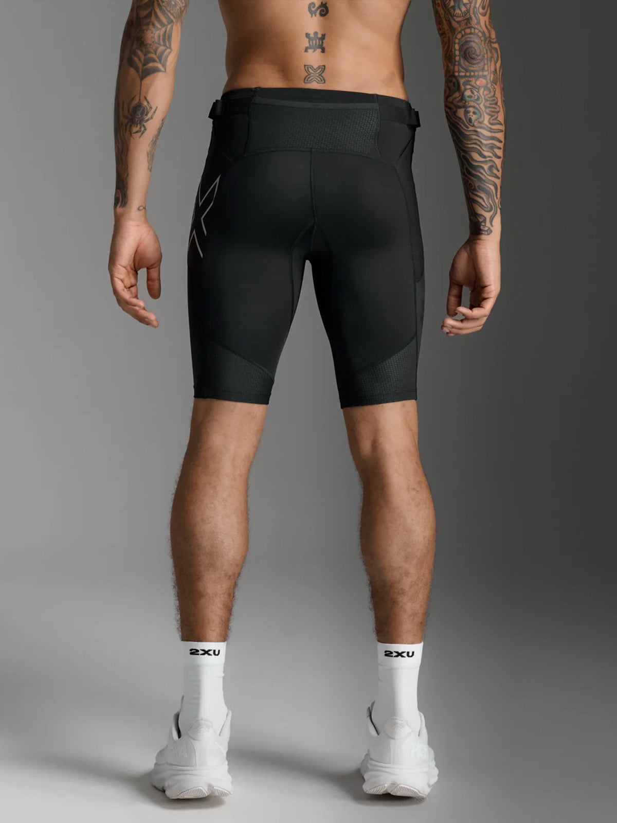 2XU Men's Aero Mesh Compression Shorts - Black/Silver Reflective