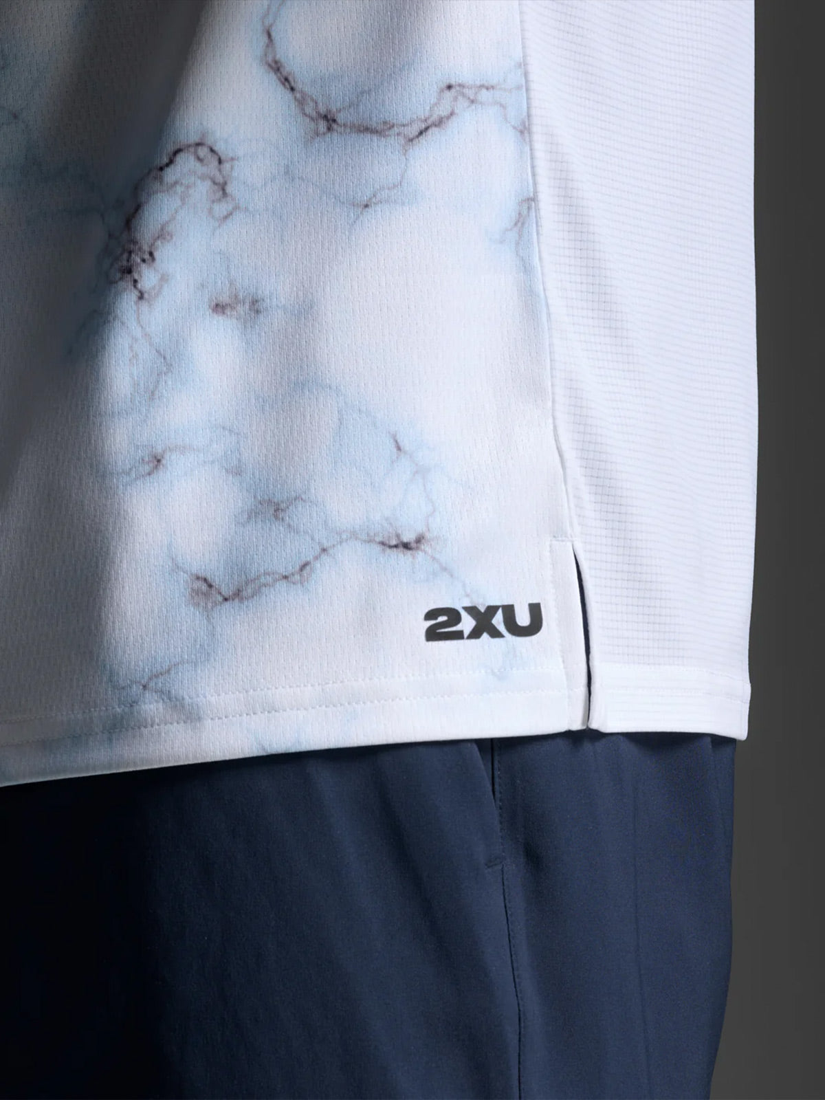 2XU Men's Aero Mesh Tee - Blue Marble/Black Reflective