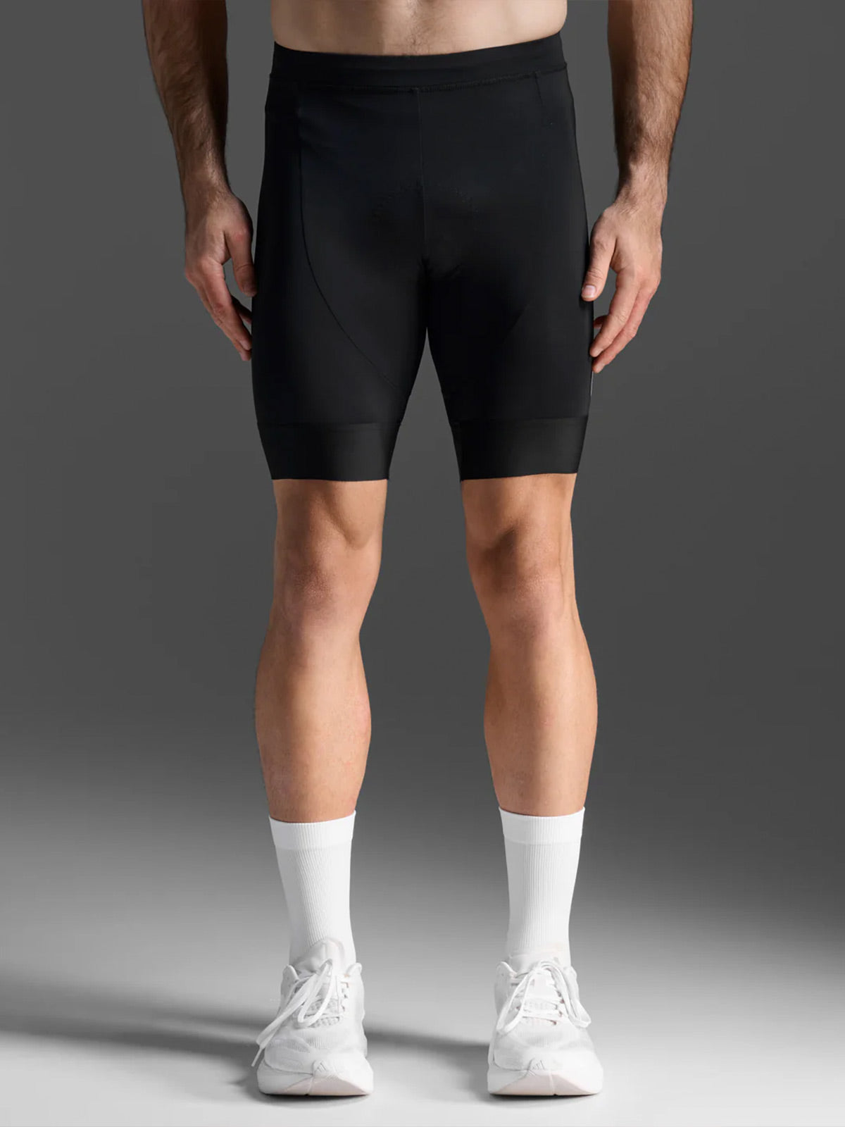 2XU Men's Aero Tri 9inch Shorts - Black/White