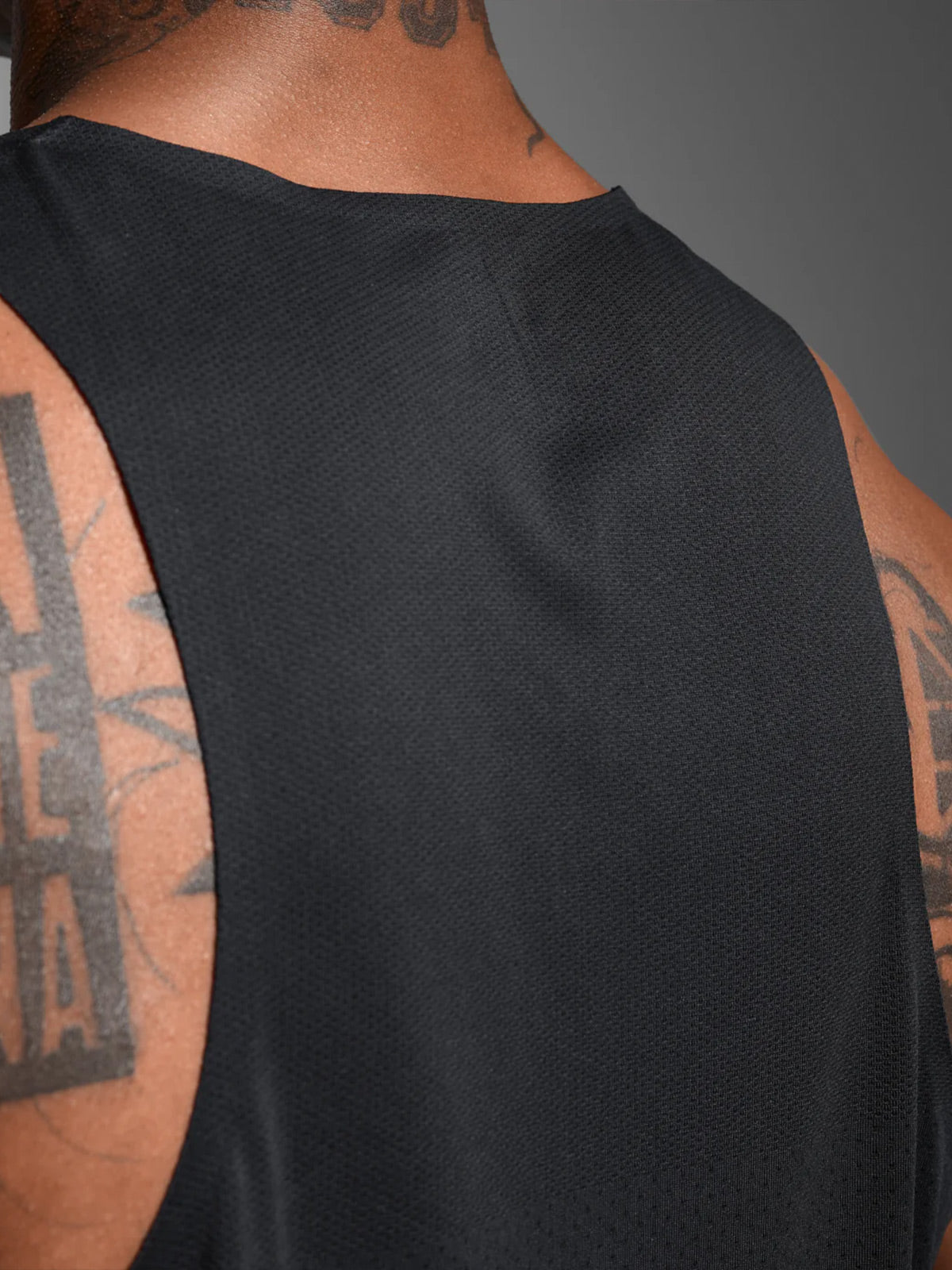 2XU Men's Light Speed Tech Singlet - Black/Black Reflective