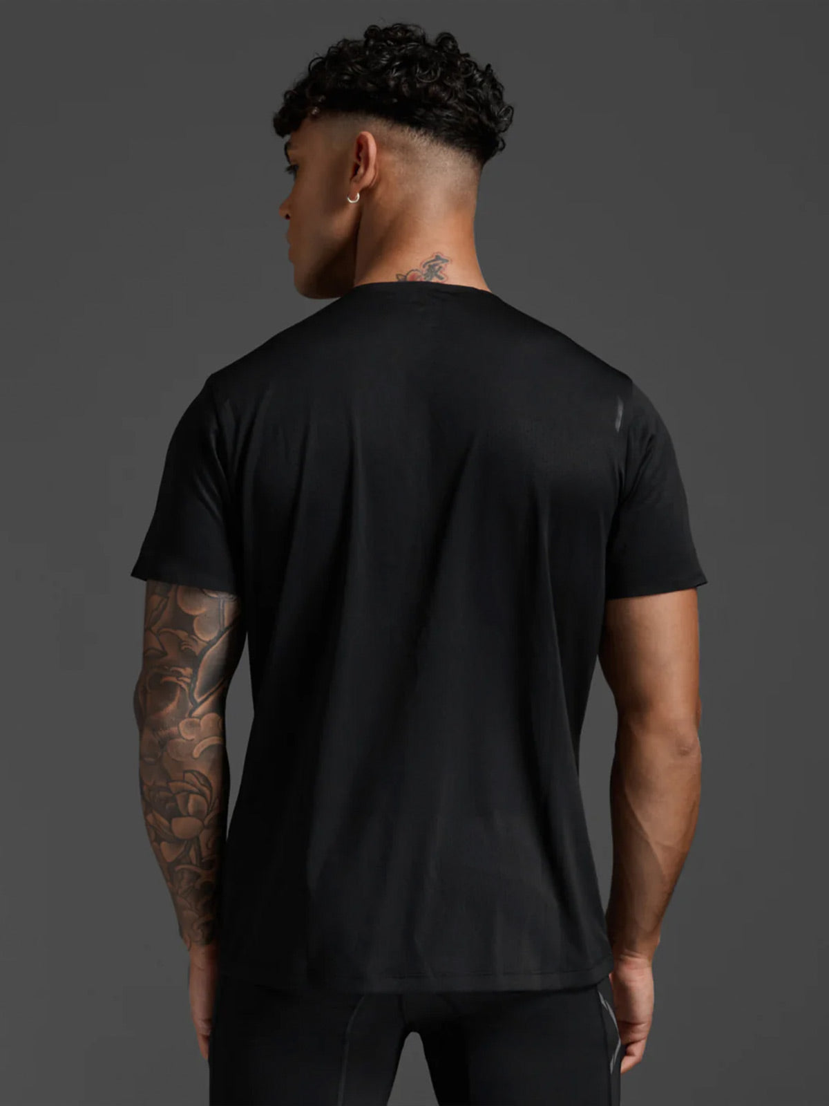 2XU Men's Light Speed Tech Tee - Black/Black Reflective