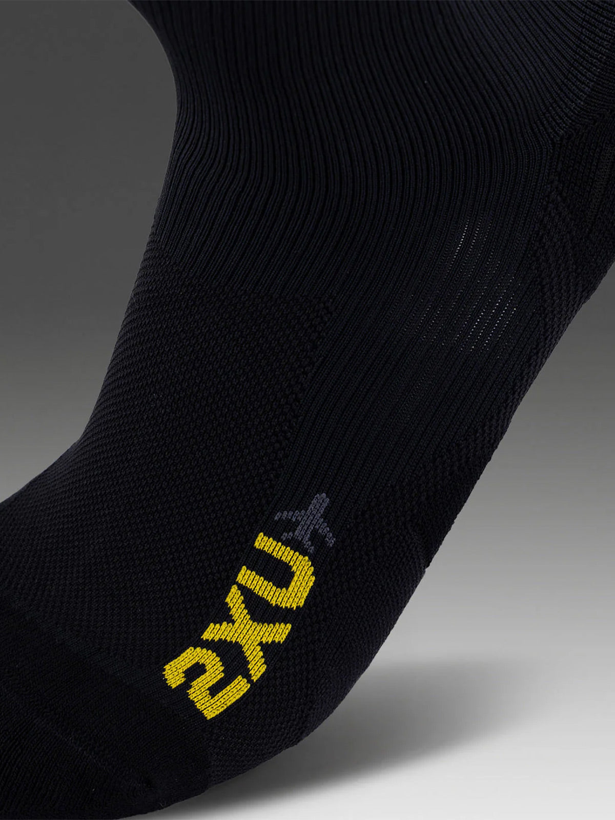 2XU Unisex's Flight Compression Socks - Black/Black