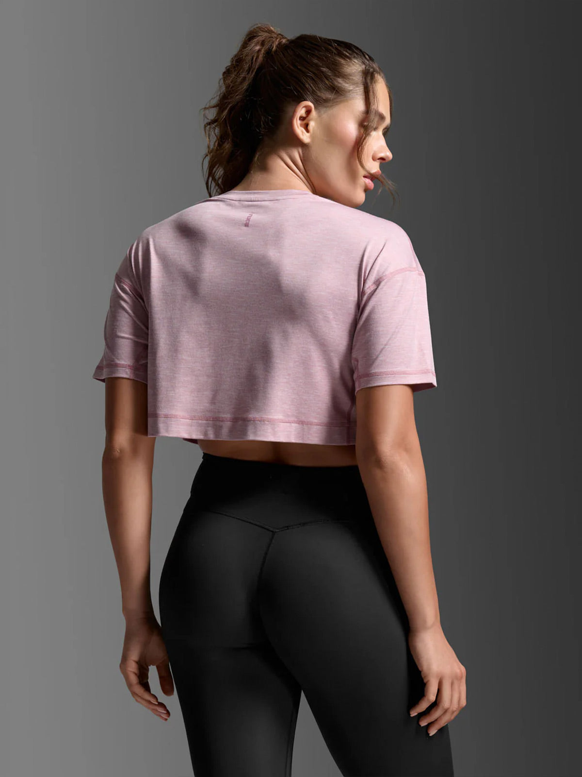 2XU Women's Form Soft Jersey Crop Tee - Cosmetic Pink/Cosmetic Pink