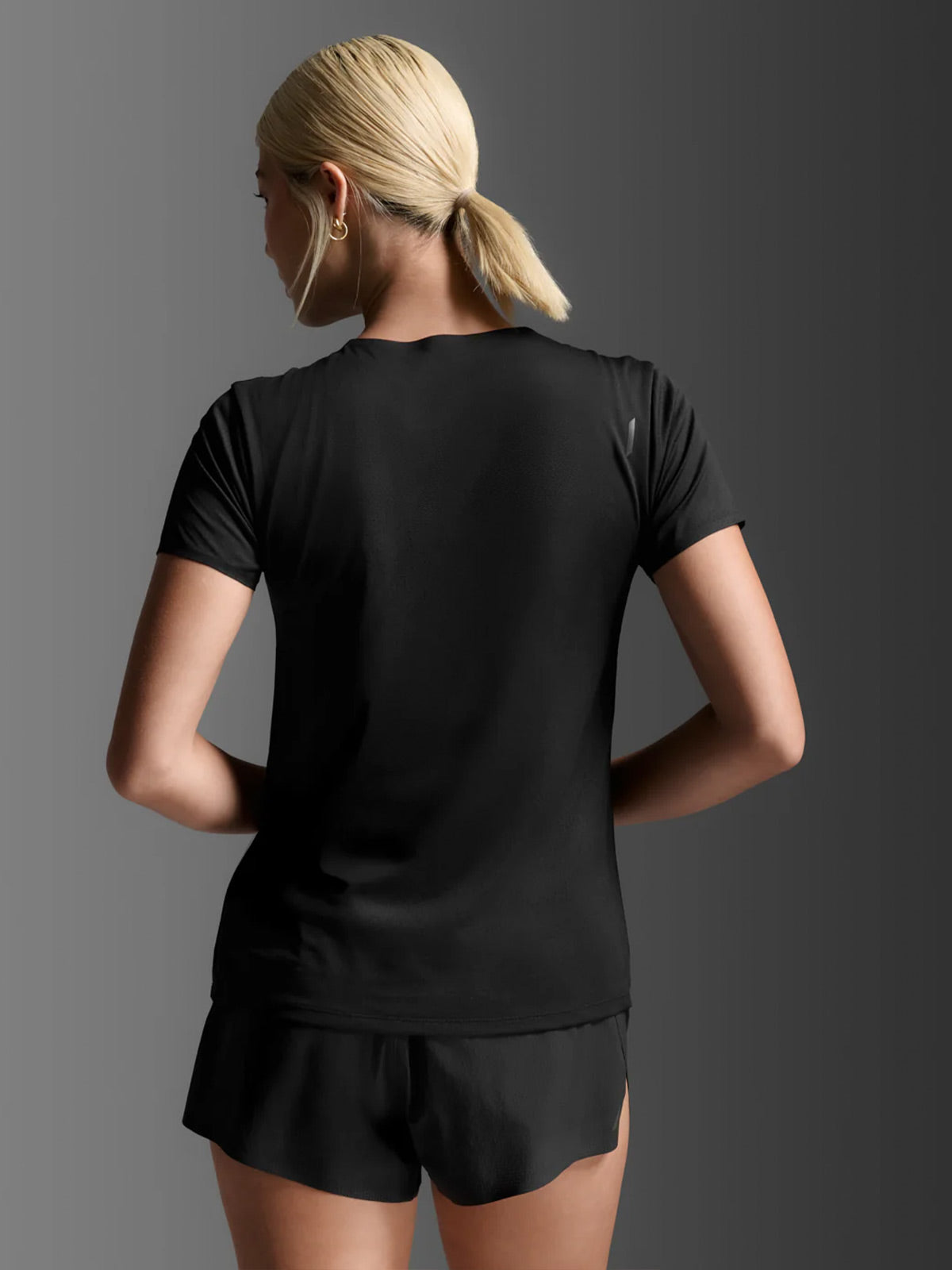 2XU Women's Light Speed Tech Tee - Black/Black Reflective